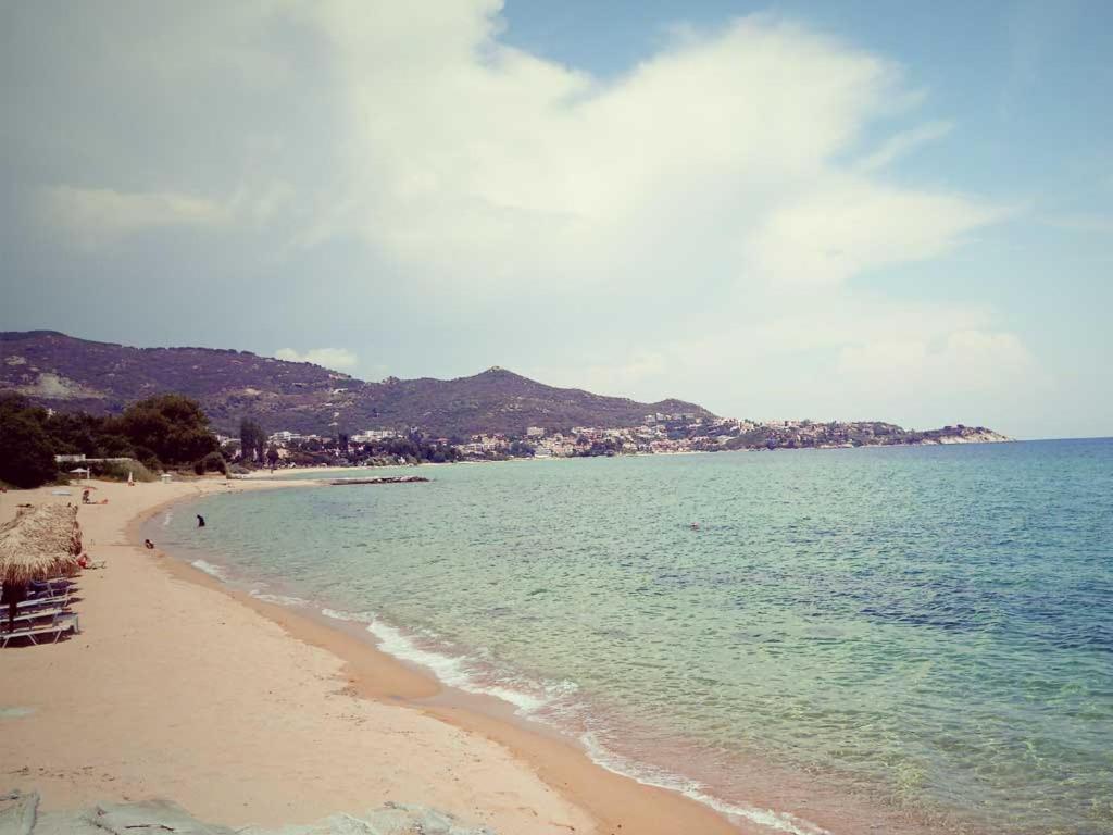 Beautiful Home By The Sea PalaiónTsiflíkion المظهر الخارجي الصورة